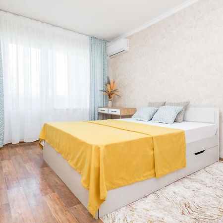 Прекрасные Апартаменты На Арбате Almaty Ngoại thất bức ảnh